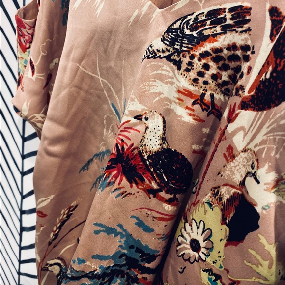 Wilfred Aritzia Satin “Cold Shoulder” Blouse - Picture 4 of 4